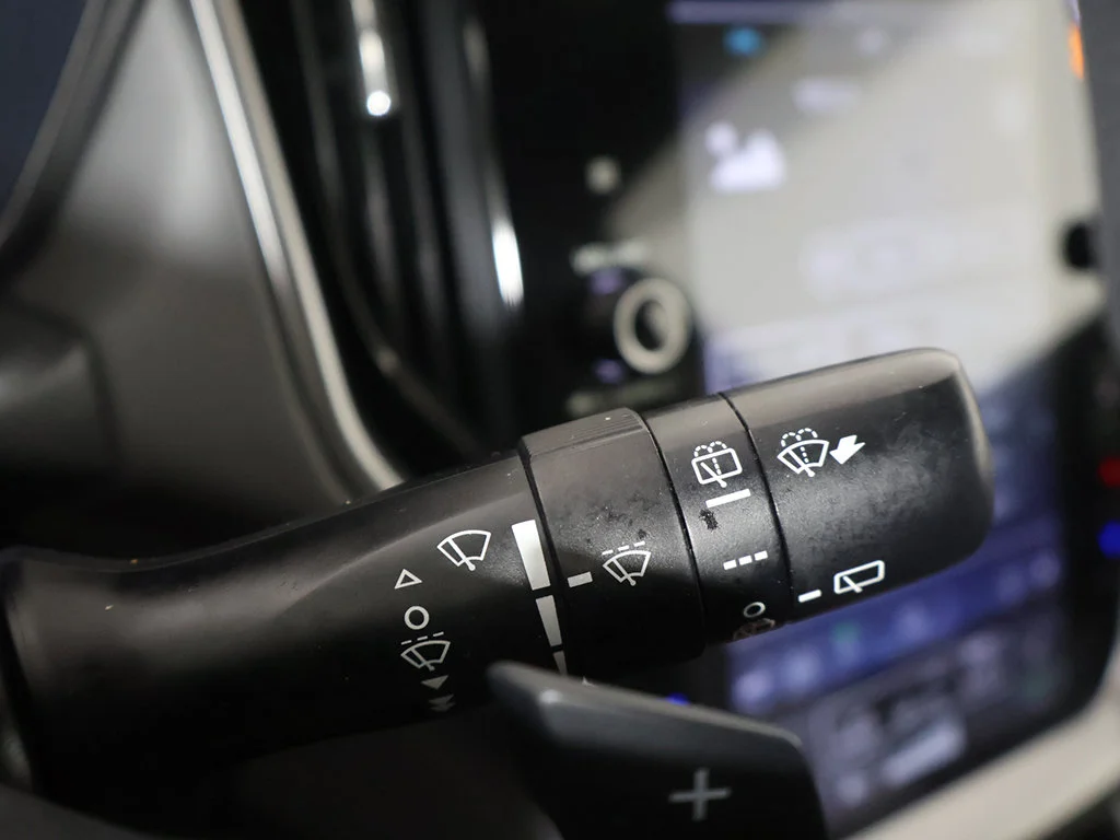 Used 2025 Black Subaru Onyx Edition image 42