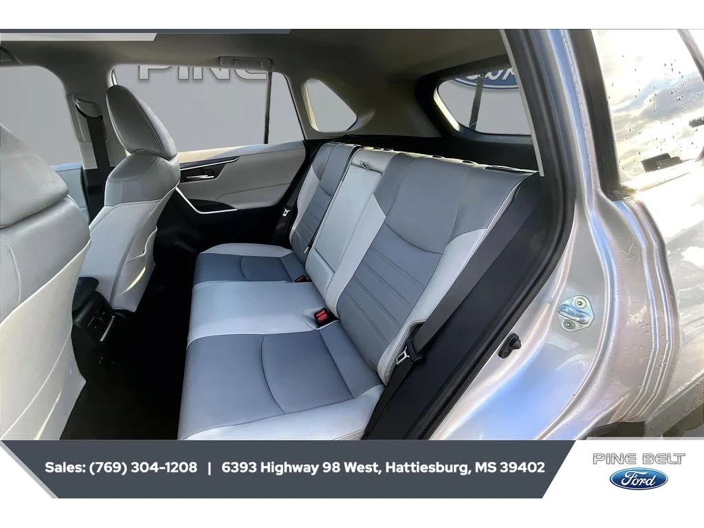 Used 2023 Silver Sky Metallic Toyota XLE Premium image 19