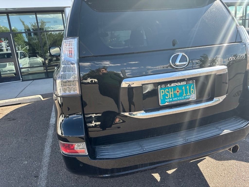 Used 2014 Black Lexus 460 image 17