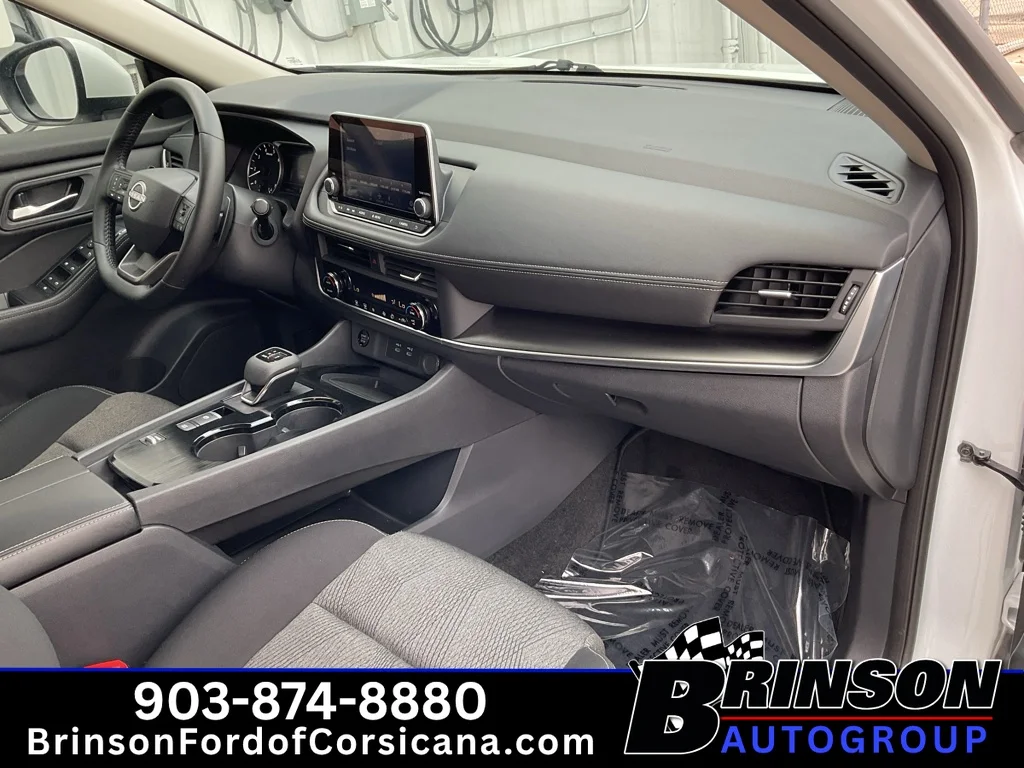 Used 2025 Everest White P Nissan SV image 23
