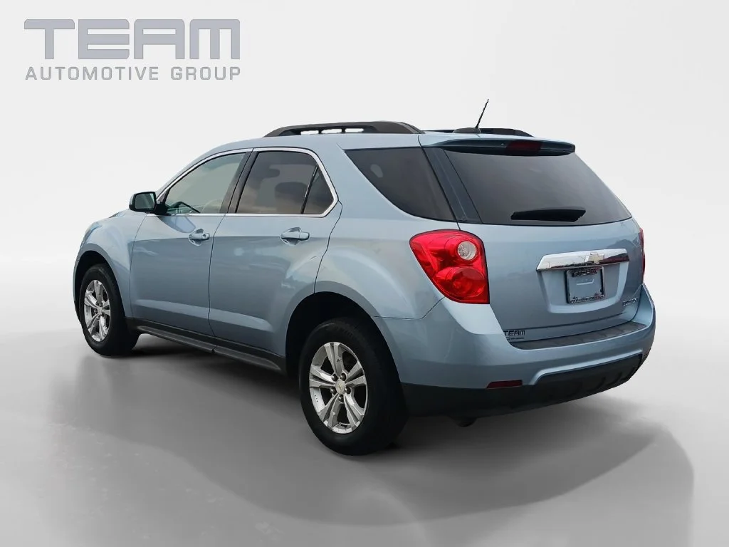 Used 2015 SILVER TOPAZ METALLIC Chevrolet LT image 5