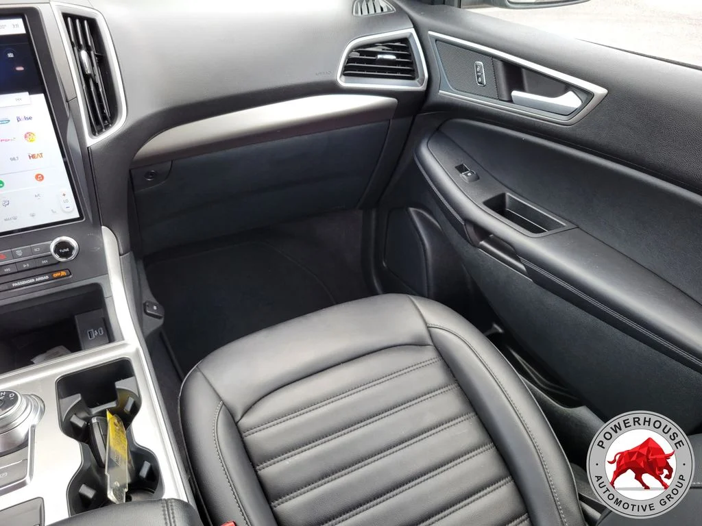 Used 2024 Gray Ford SEL image 21