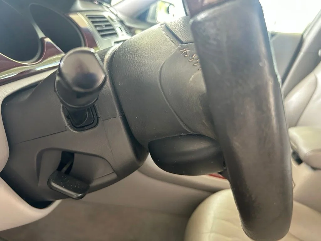 Used 2002  Lexus 300 image 42