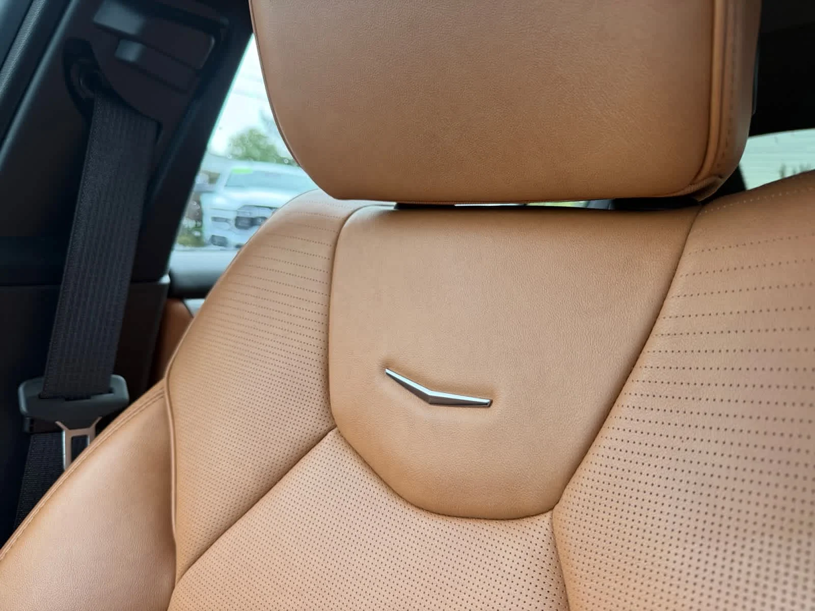 Used 2024 WH Cadillac Premium Luxury image 39