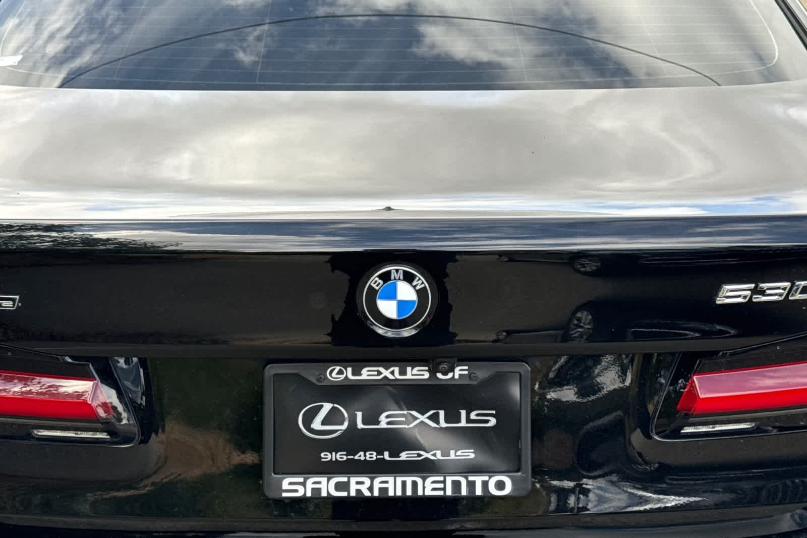 Used 2021 Jet Black BMW 530i xDrive image 16