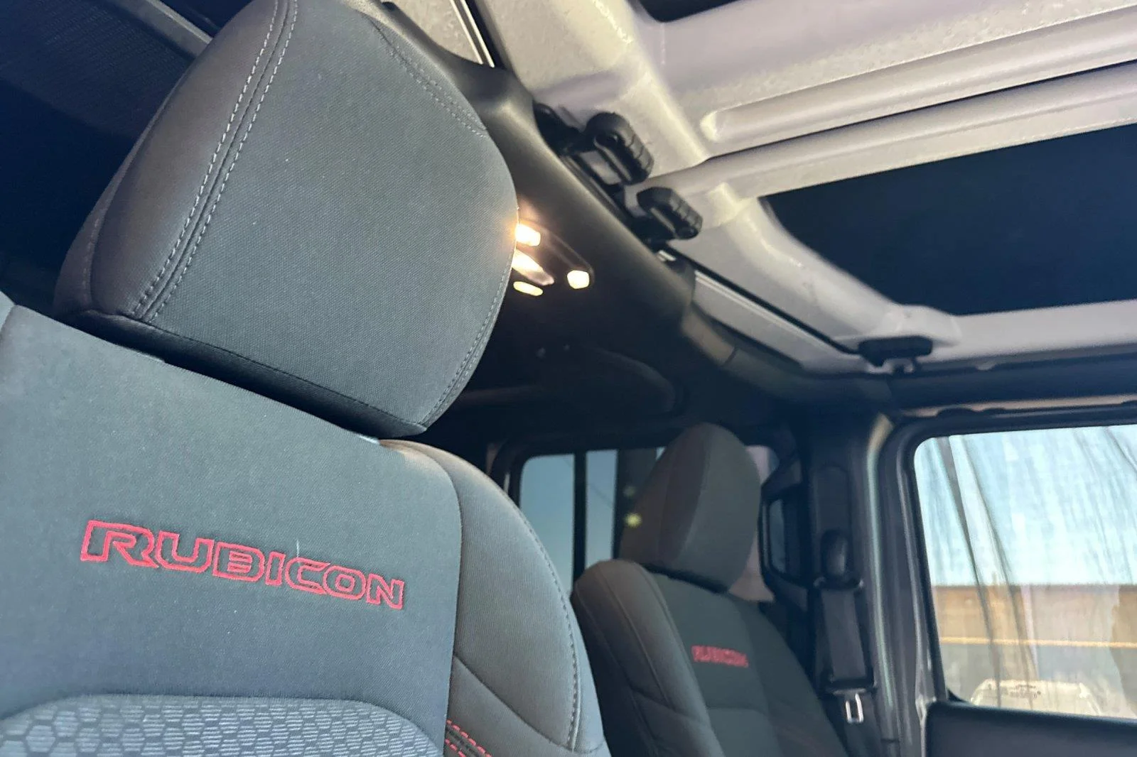Used 2022 Sting-Gray Clearcoat Jeep Rubicon image 16