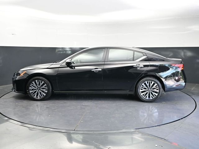 2025 Nissan Altima SV - Photo 8