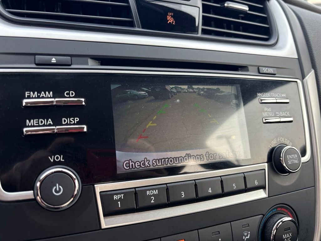 Used 2017 Silver Nissan 2.5 S image 24