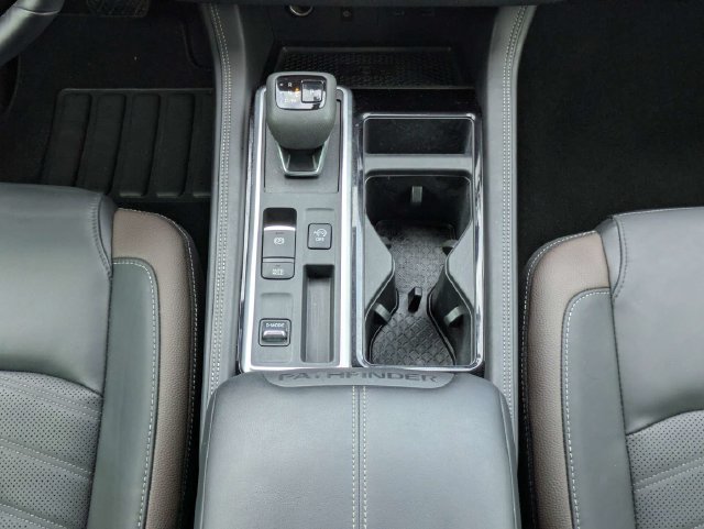 Used 2025 Gray Nissan Platinum image 19