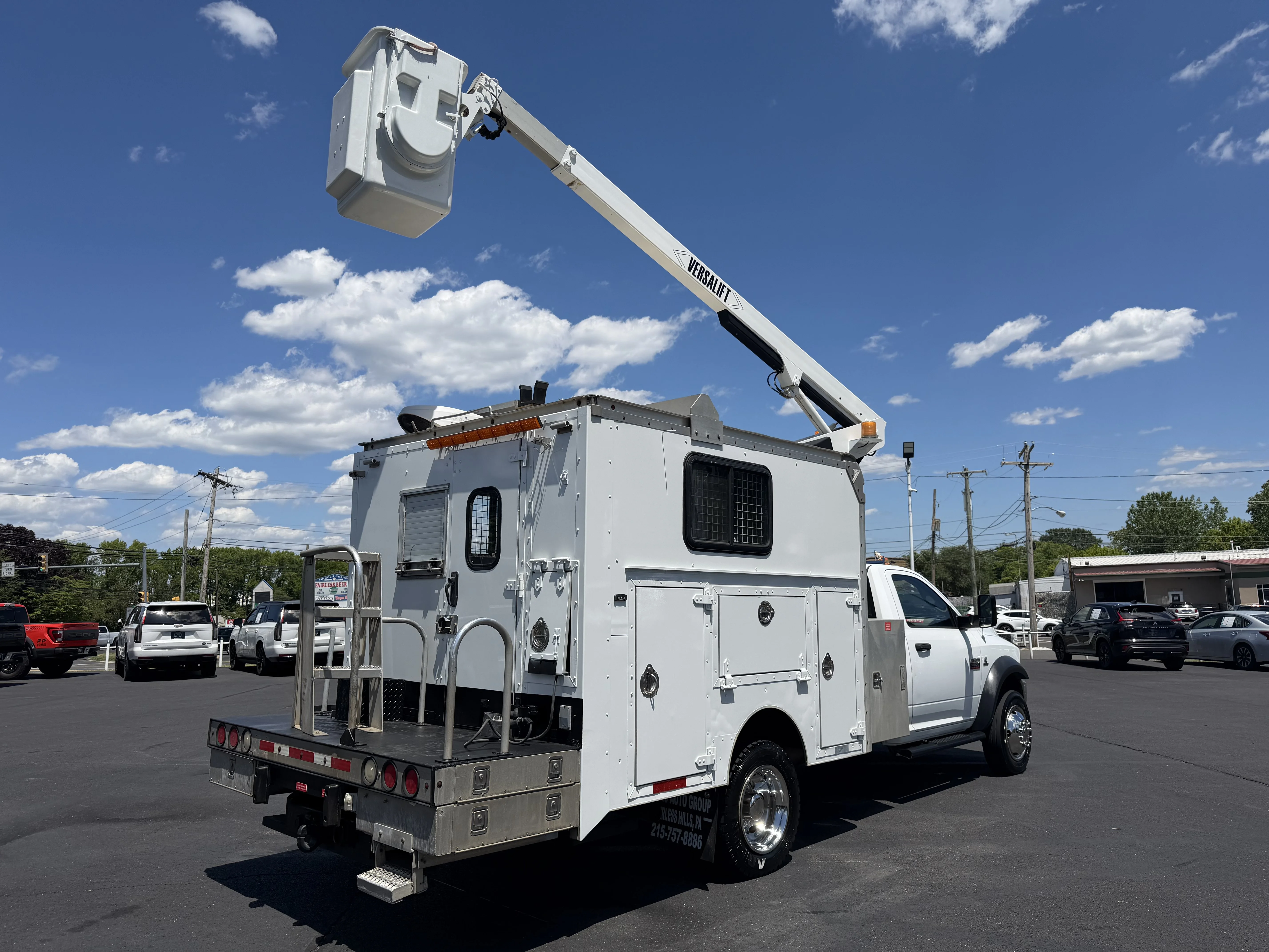 Used 2011 Bright White Ram  image 3