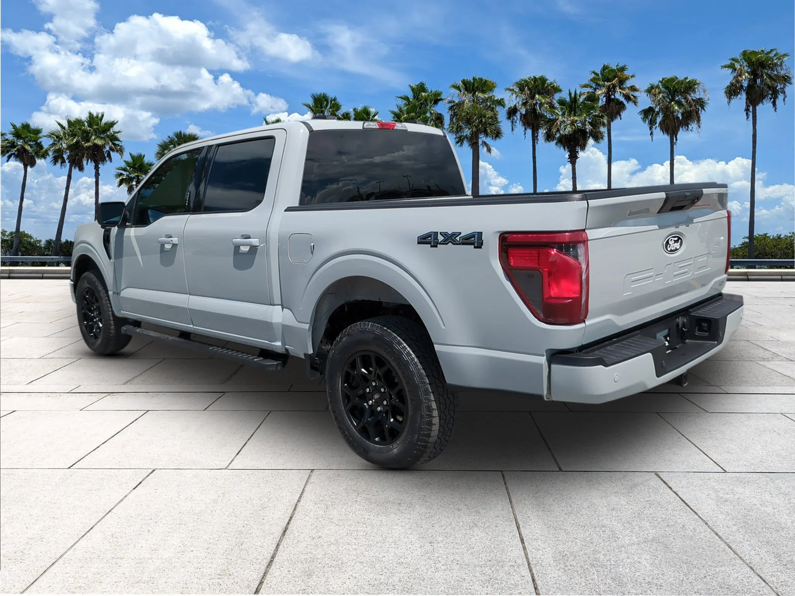 Used 2024 Avalanche Ford XLT image 6