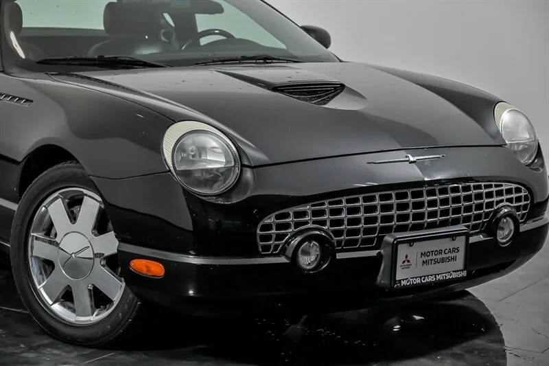 Used 2002 Ford Thunderbird Deluxe with VIN 1FAHP60A02Y117226 for sale in Aurora, IL