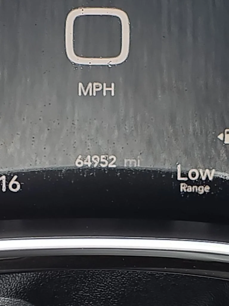 Used 2023 White Chrysler Limited image 27
