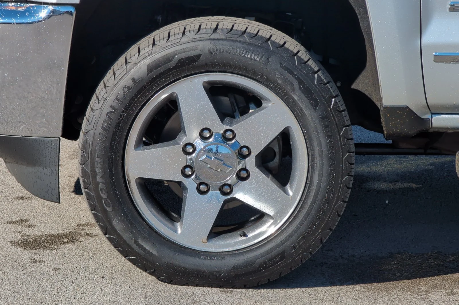 Used 2019 SILVER ICE METALLIC Chevrolet LTZ image 26