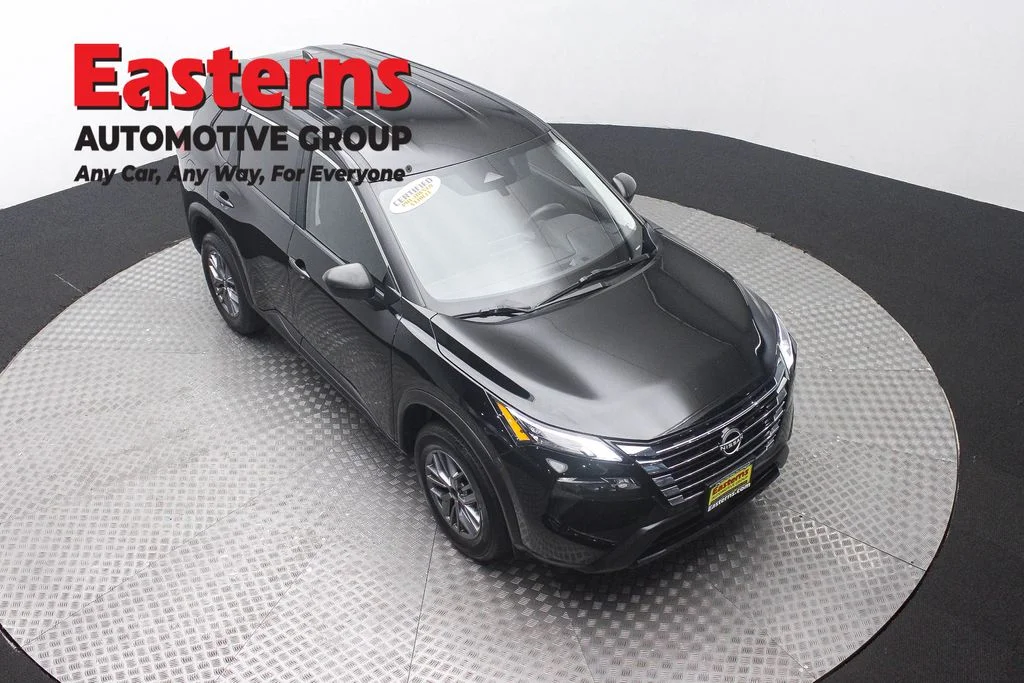 Used 2024 Black Nissan S image 3