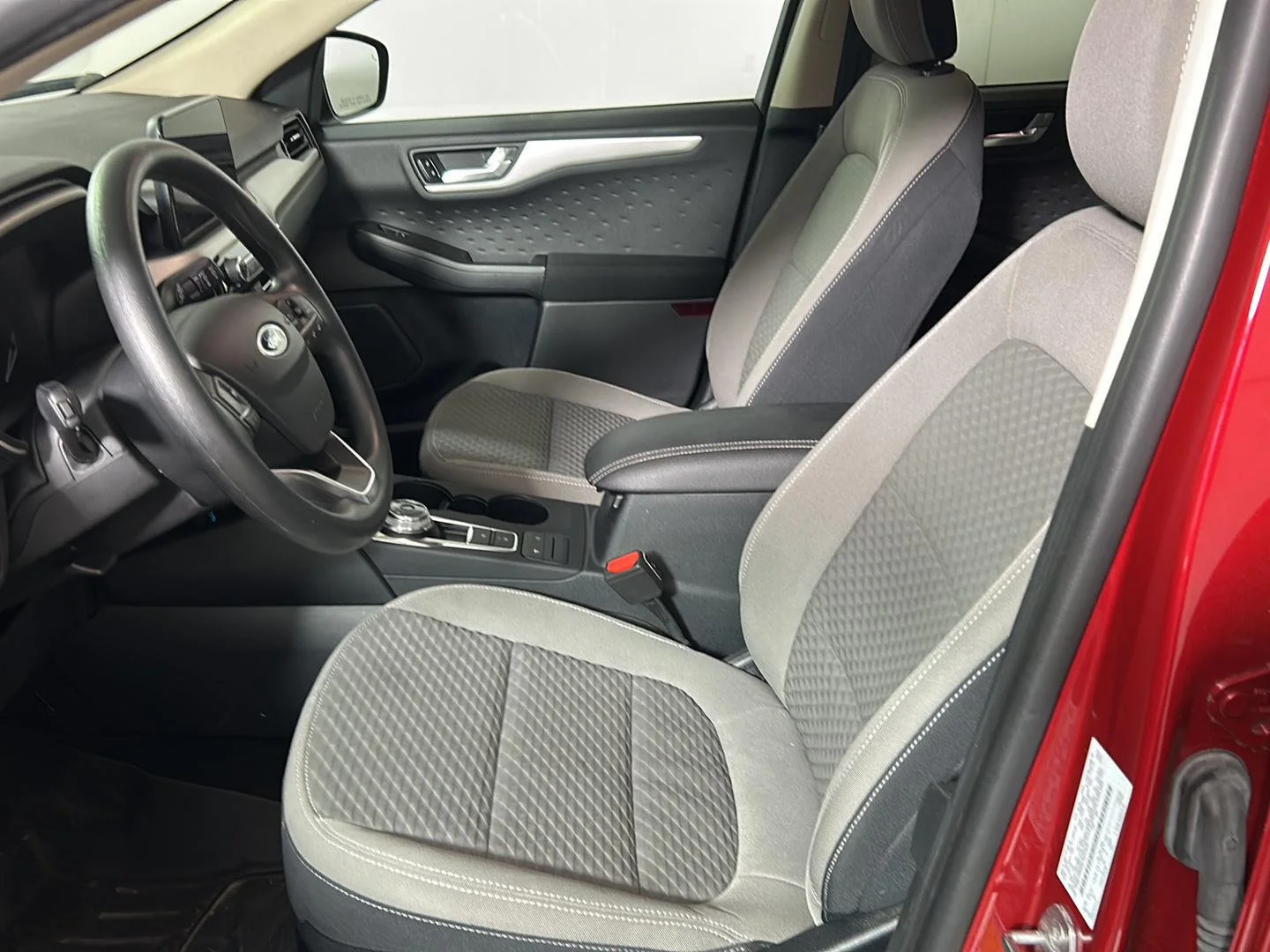 Used 2020 Rapid Red Metallic Tinted Clearcoat Ford SE image 13