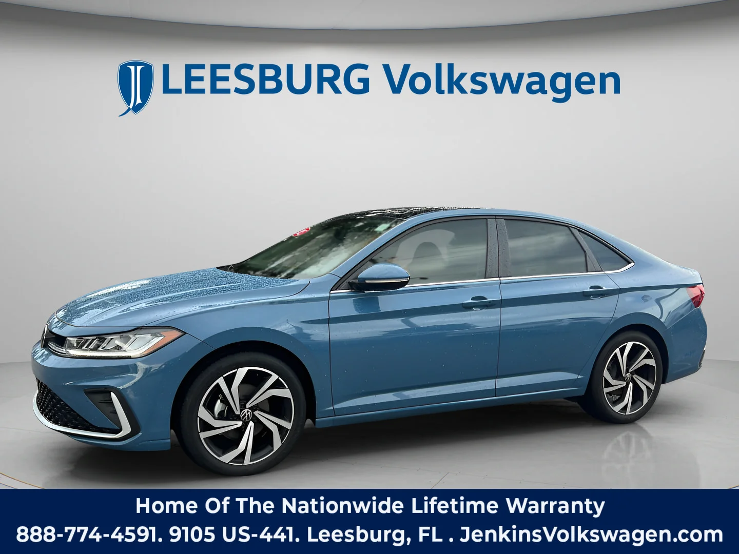 Used 2025 Monterey Blue Volkswagen SEL image 7