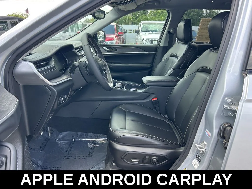 Used 2024 Silver Jeep Limited image 10