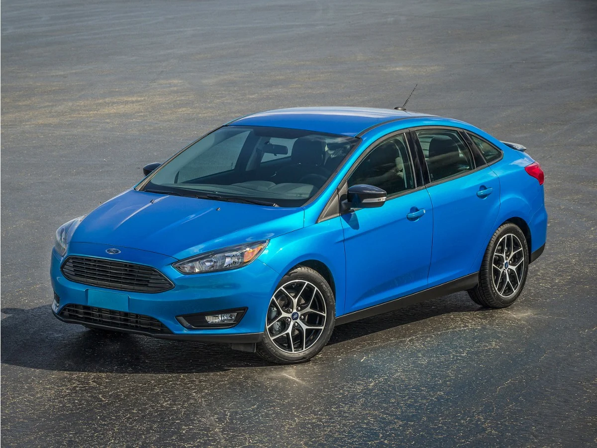 Used 2016 White Ford SE image 1