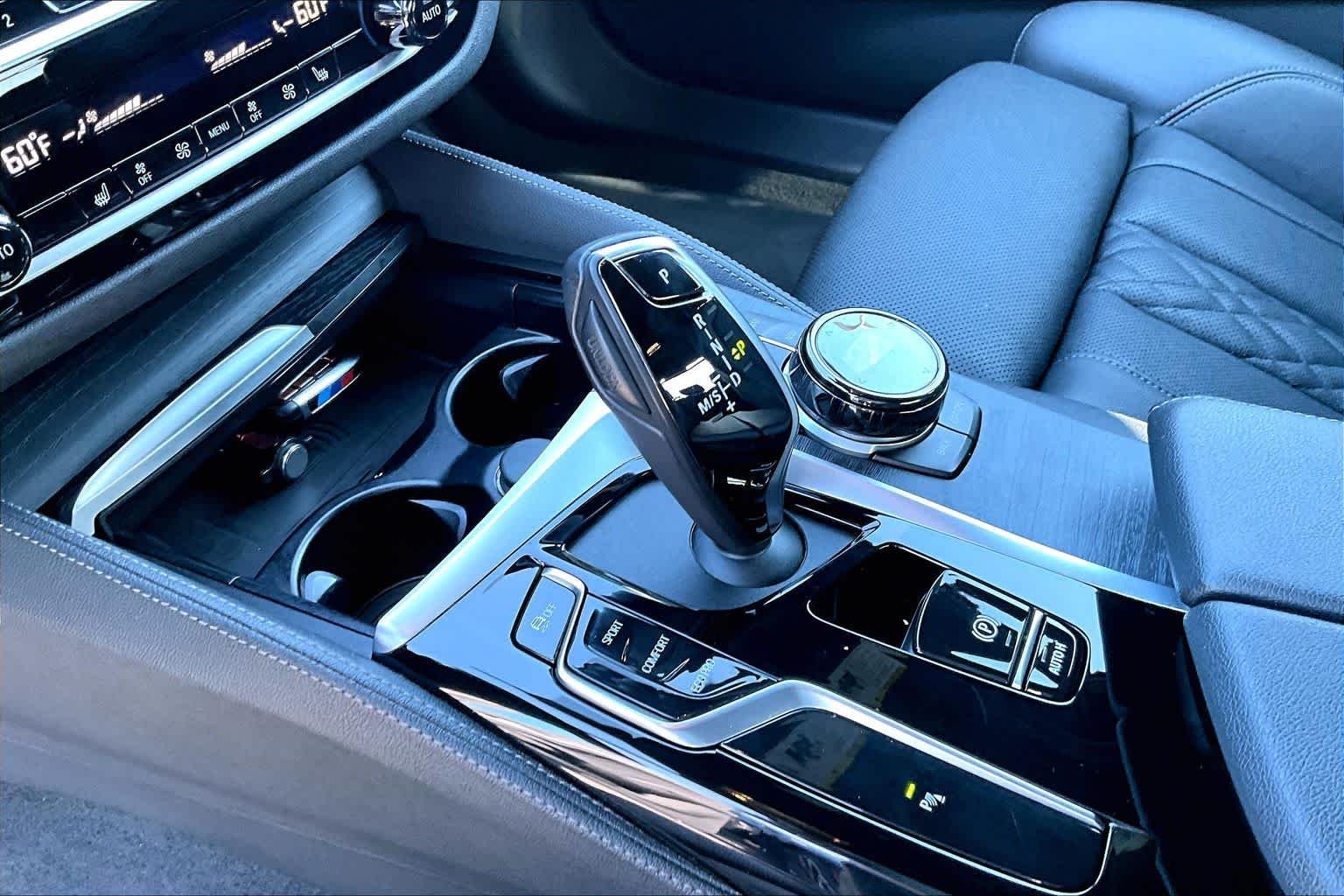 Used 2022 Black Sapphire Metallic BMW 530i image 16
