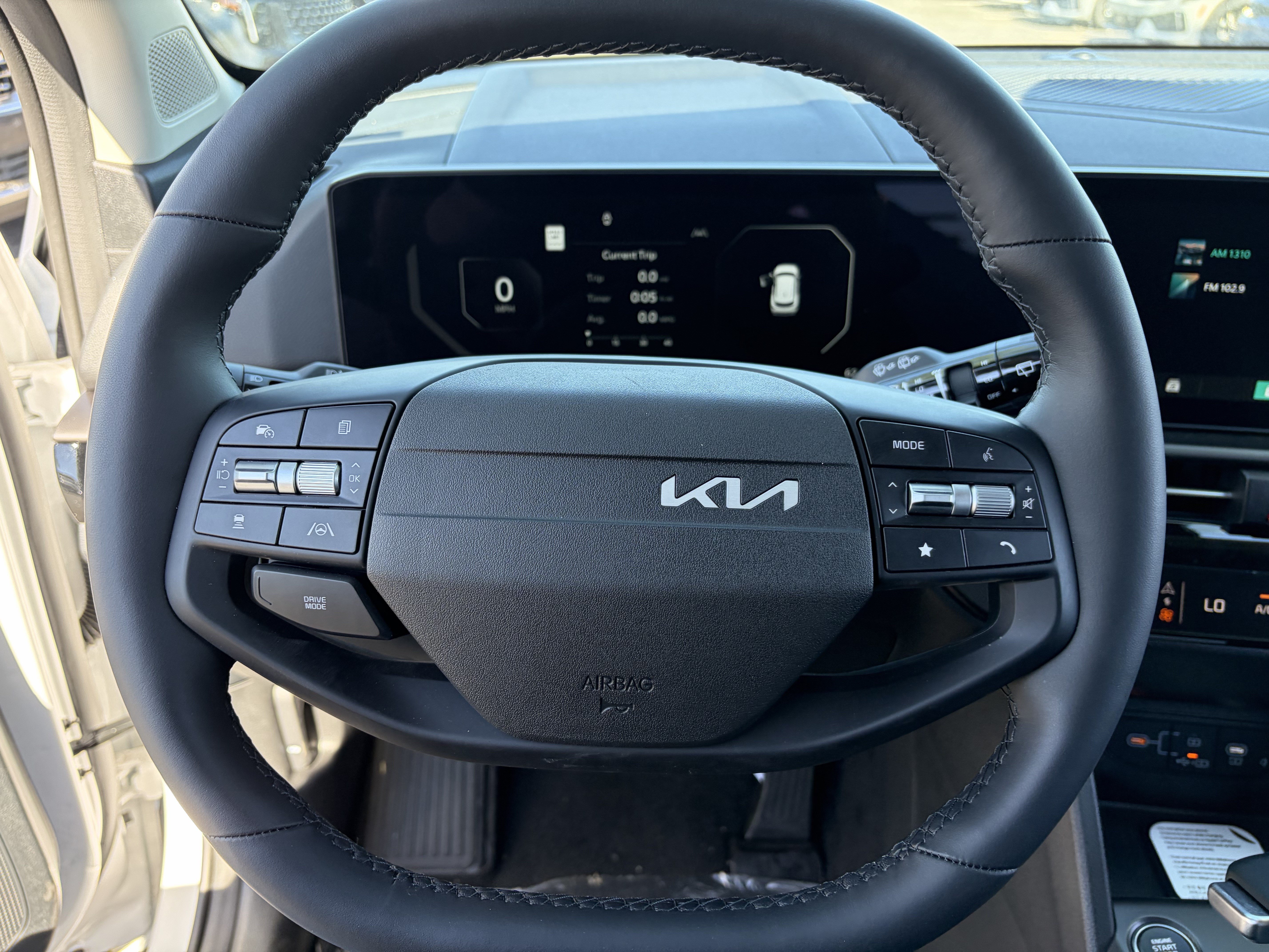 New 2026 Glacial White Pearl Kia SX Prestige image 21
