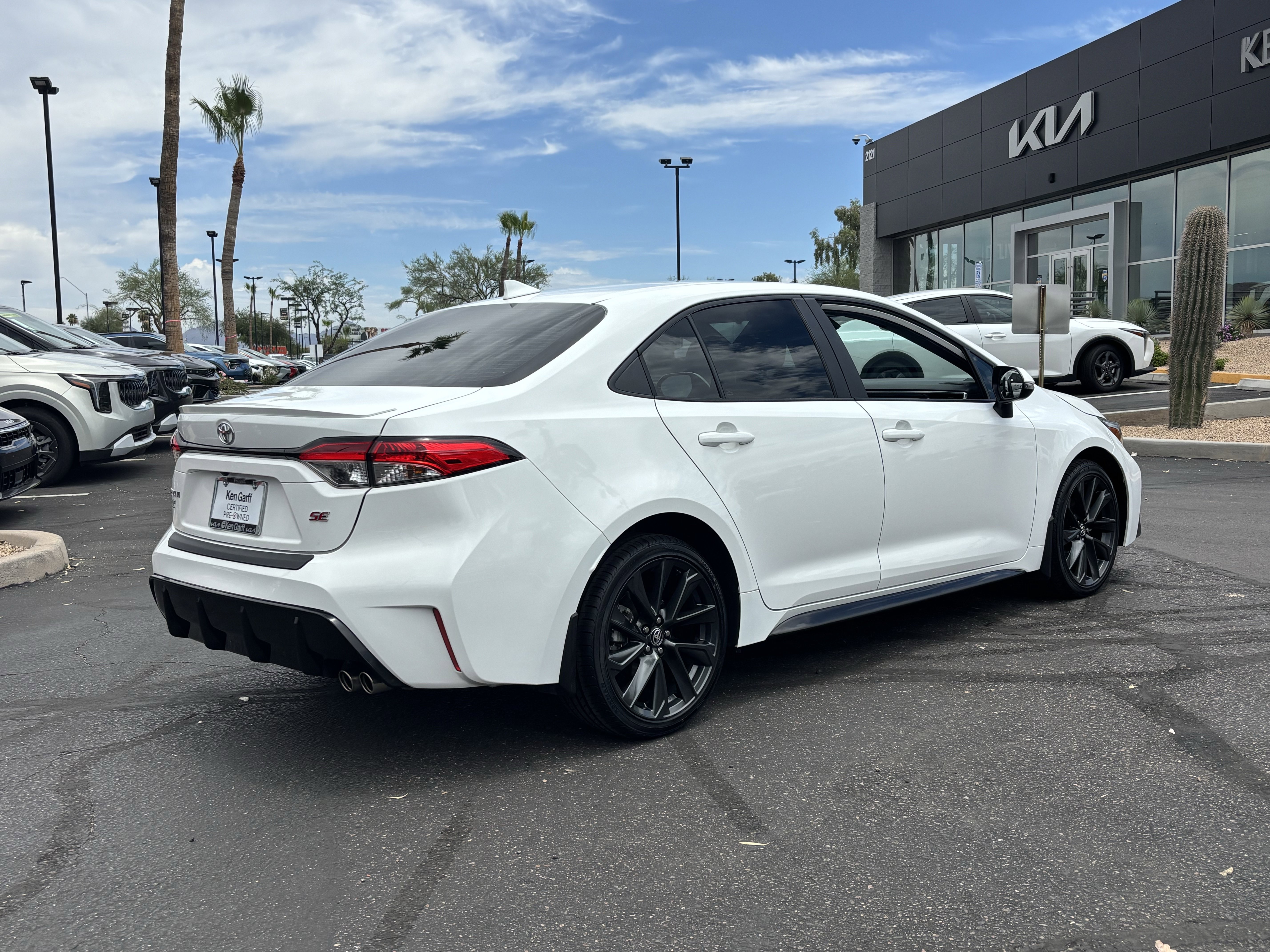 Used 2024 Ice Toyota SE image 3