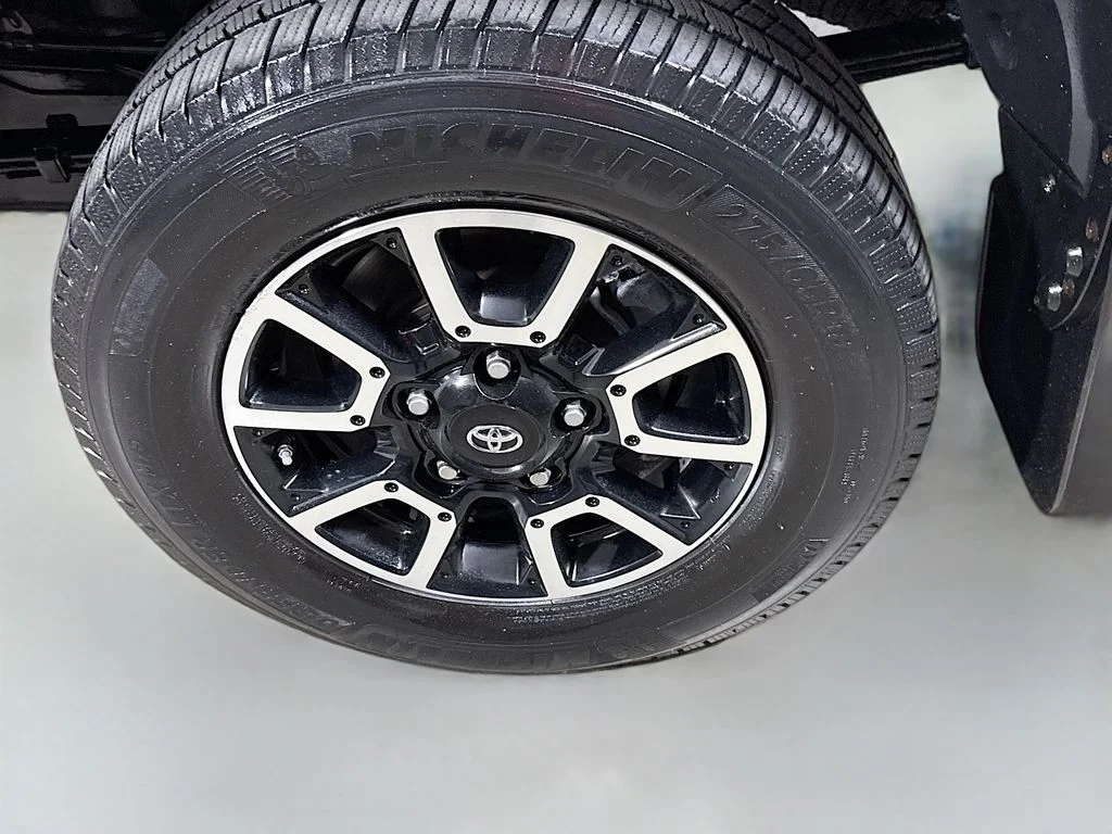 Used 2016 Barcelona Red Metallic Toyota LTD image 9