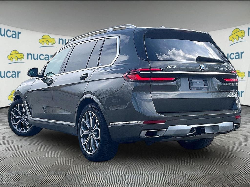 Used 2024 Green BMW xDrive40i image 4
