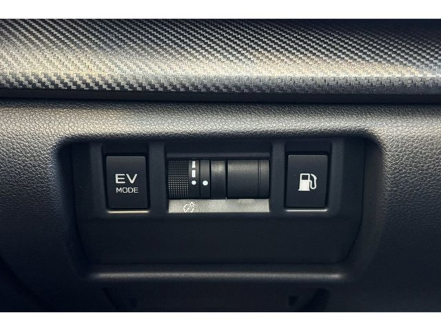 New 2026 CRYSTAL WHITE PEARL Subaru Limited Hybrid image 33