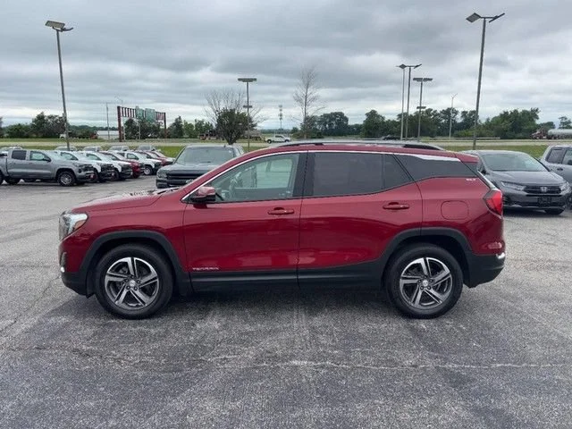 Used 2021 RED QUARTZ TINTCOAT GMC SLT image 2