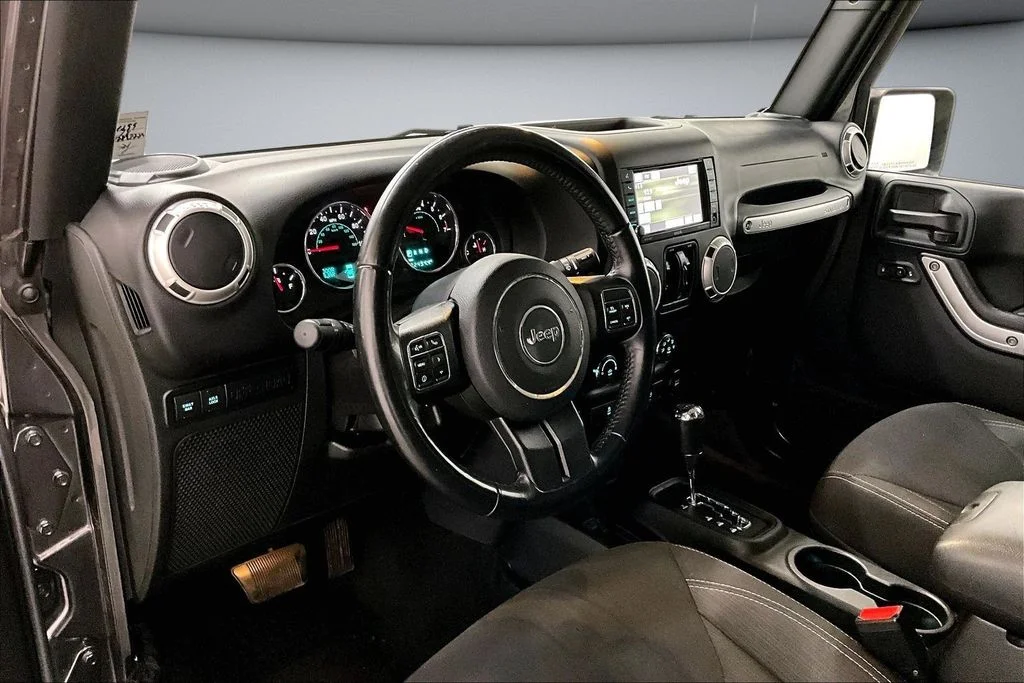 Used 2018 Gray Jeep Unlimited Rubicon image 17