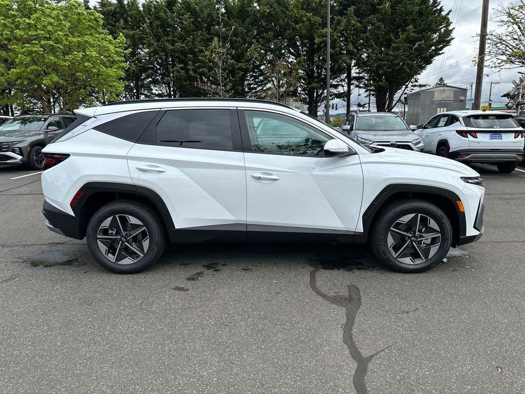 New 2026 White Hyundai SEL AWD image 7