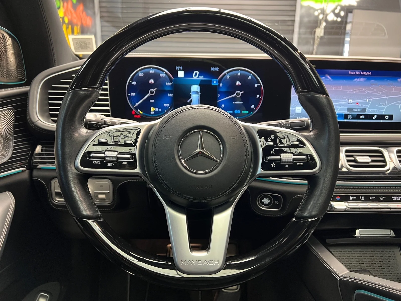 Used 2022 Cirrus Silver Metallic (922) Mercedes-Benz Mercedes-Maybach GLS 600 4MATIC® image 11