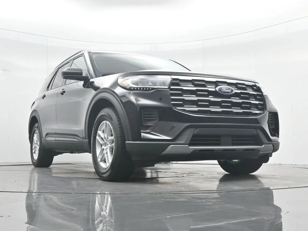 New 2026 Agate Black Metallic Ford Active image 42