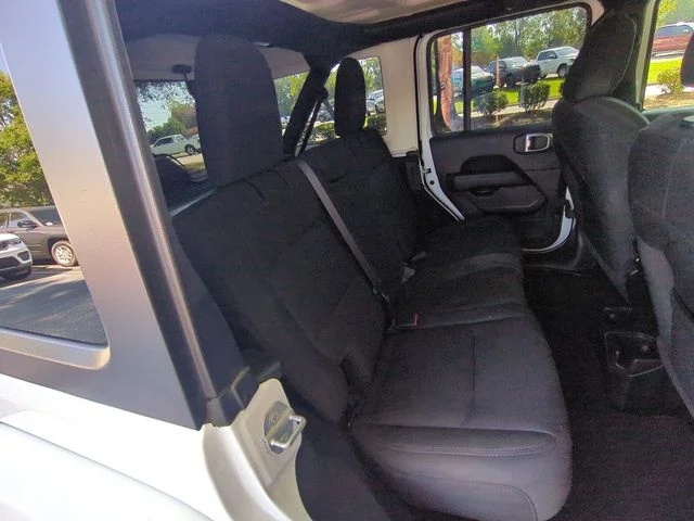 Used 2021 White Jeep Unlimited Sahara image 33