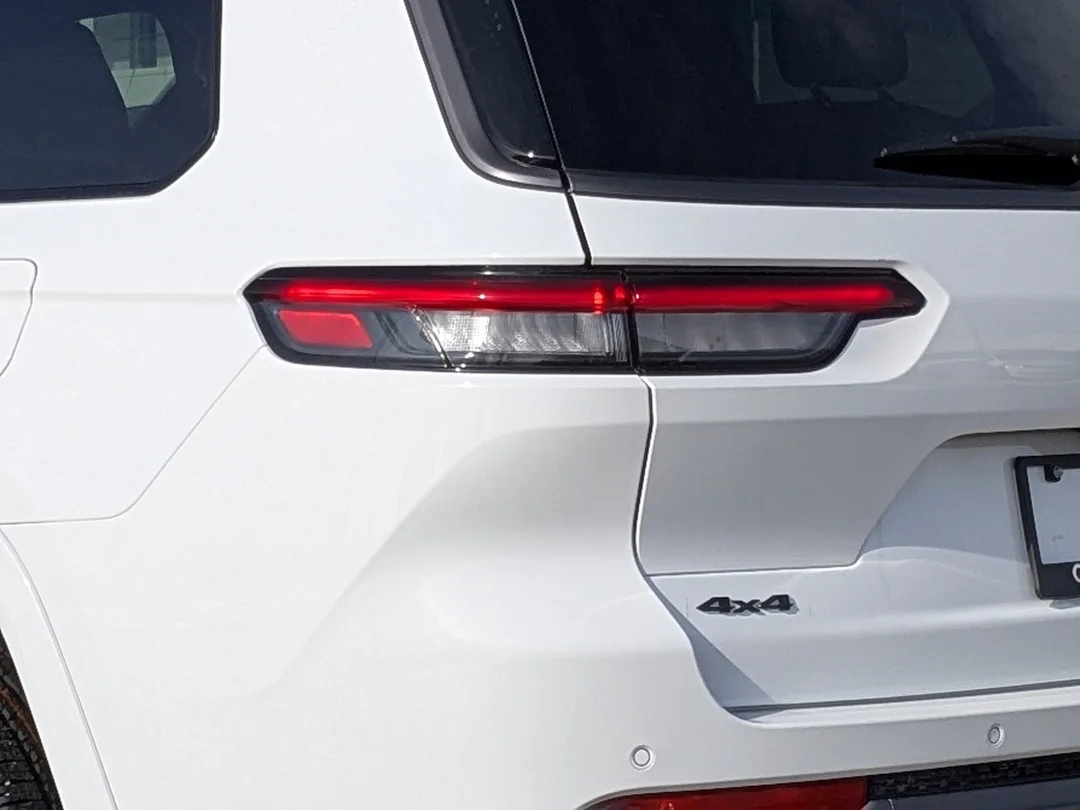 New 2026 White Jeep Limited Reserve - - 4x4 - Pano Sunroof - 6- Passenger Seating - Trailer Tow - Vent Seats & More! image 13