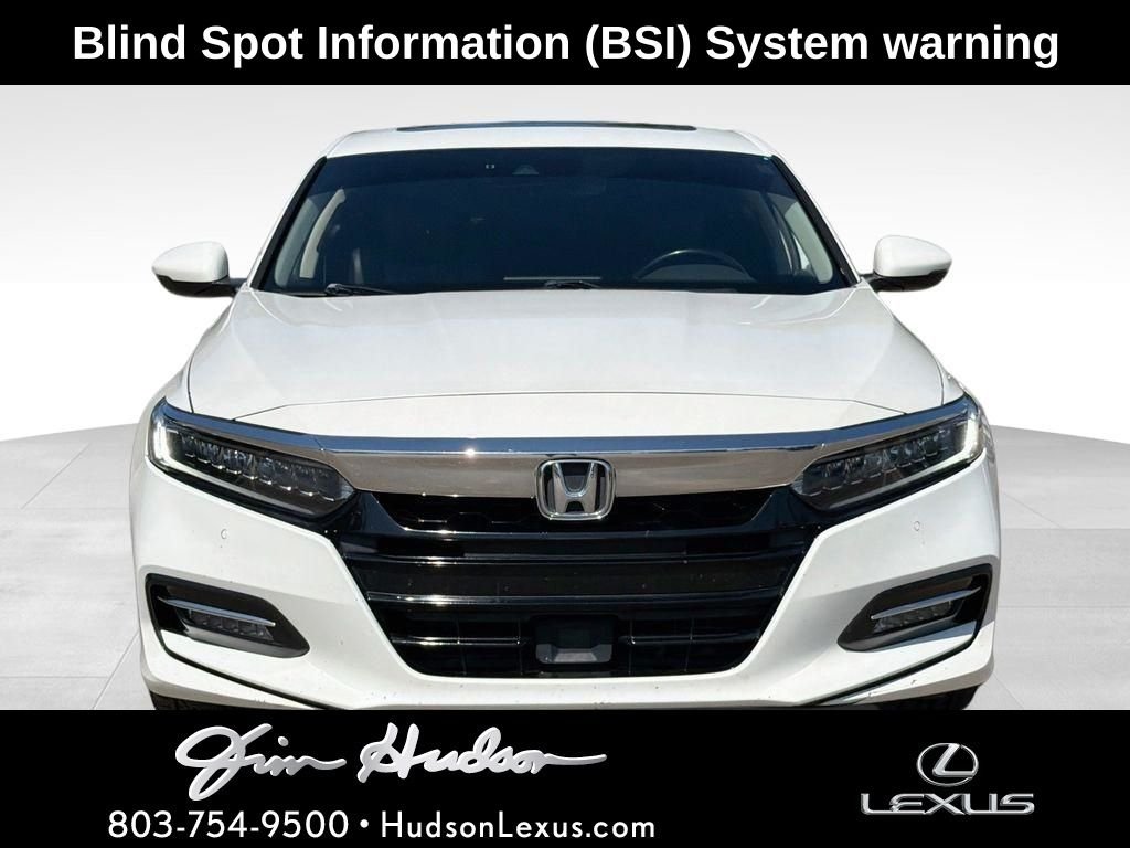 Used 2018 White Honda Touring image 1