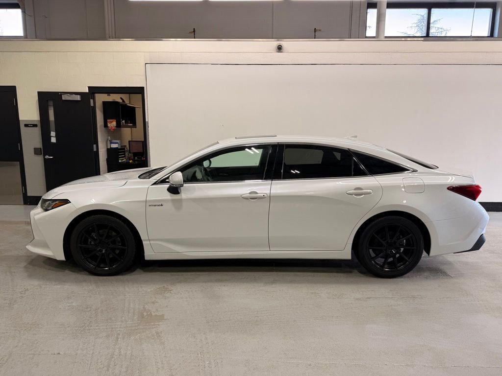 Used 2019 Toyota Avalon Limited with VIN 4T1B21FB9KU010065 for sale in Golden Valley, Minnesota