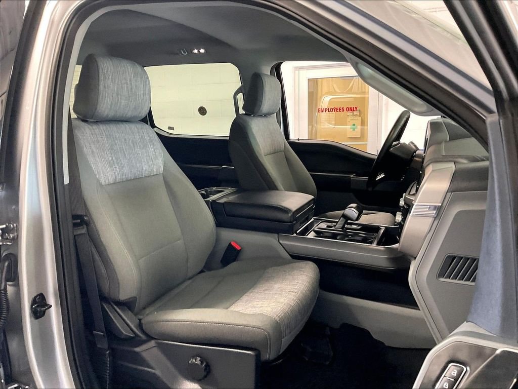 Used 2023 Silver Ford XLT image 11