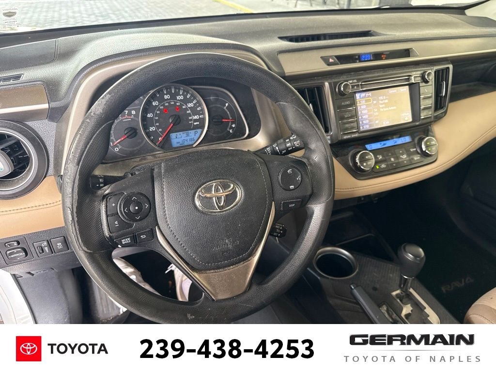 Used 2013 White Toyota XLE image 20