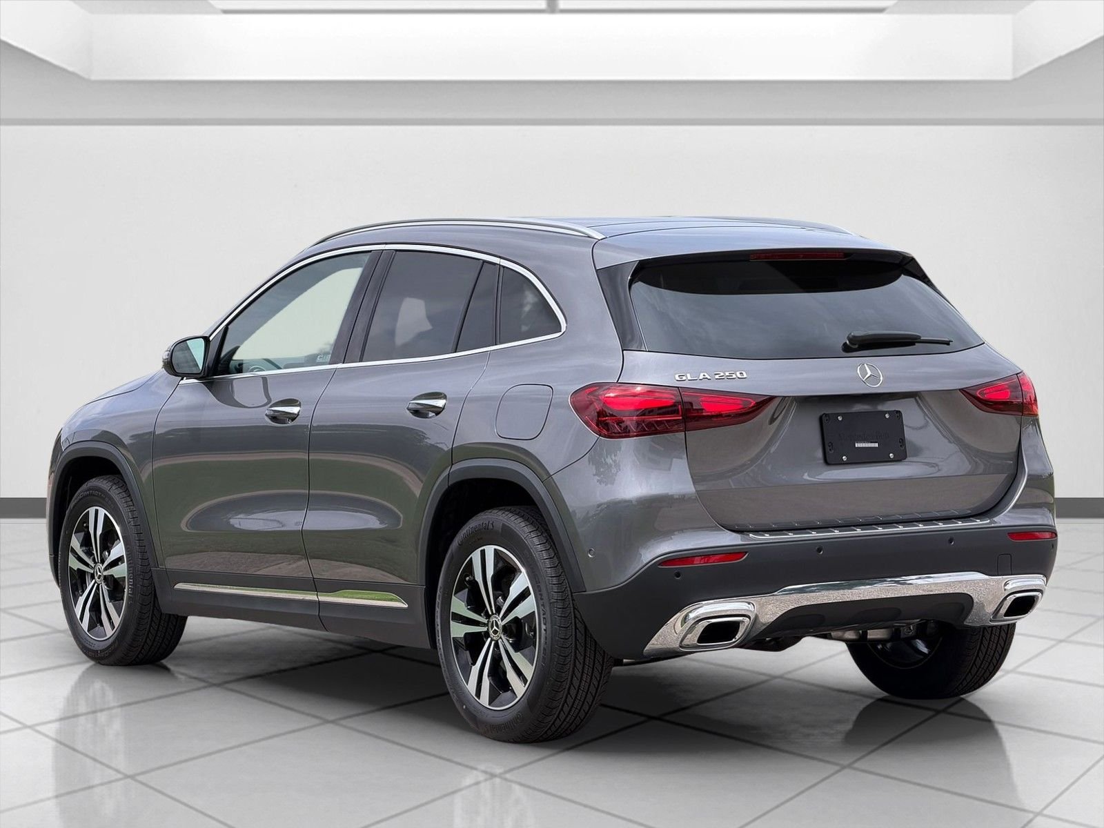 New 2026 Mountain Grey Metallic Mercedes-Benz GLA 250 image 4