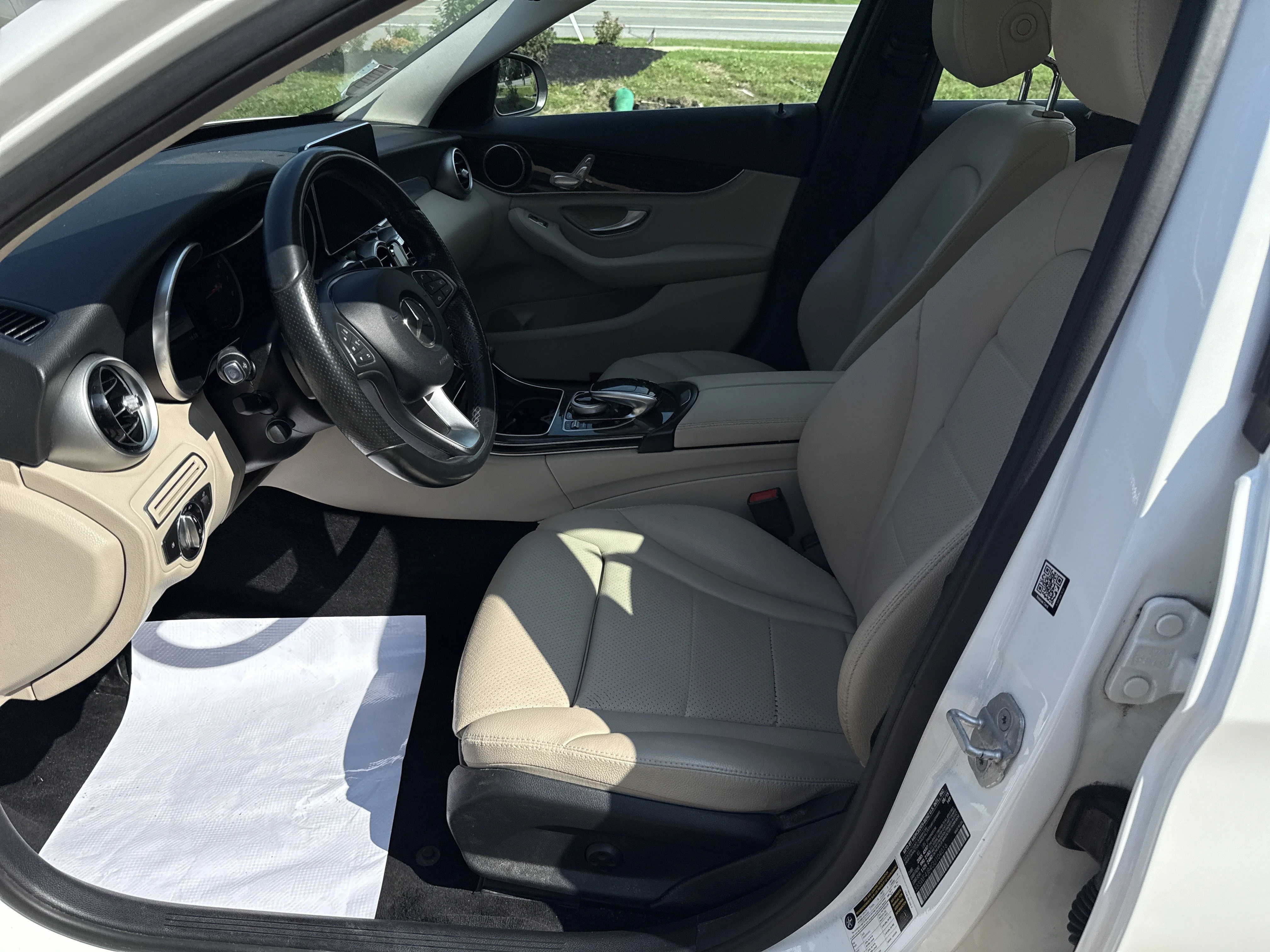 Used 2016 Polar White Mercedes-Benz C 300 image 12