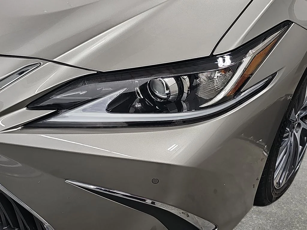 Used 2021 Silver Lexus 350 image 33