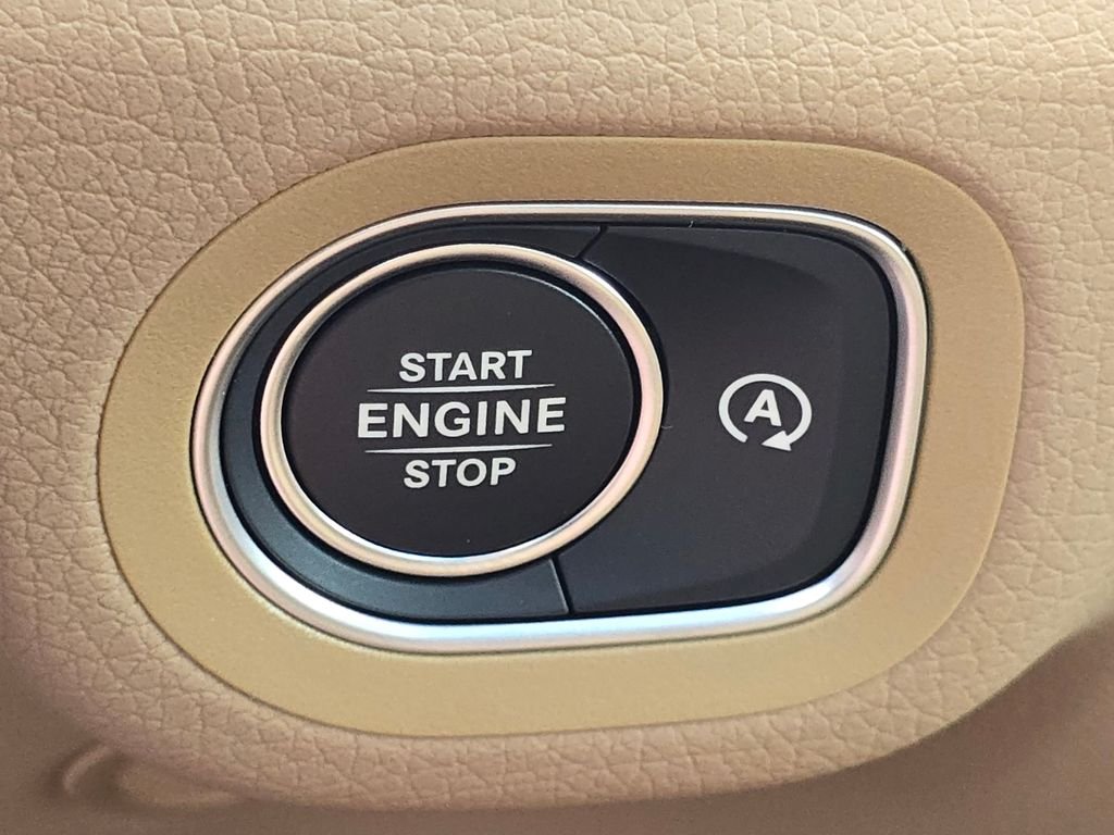 New 2026 MANUFAKTUR Alpine Grey Mercedes-Benz GLS 450 image 39