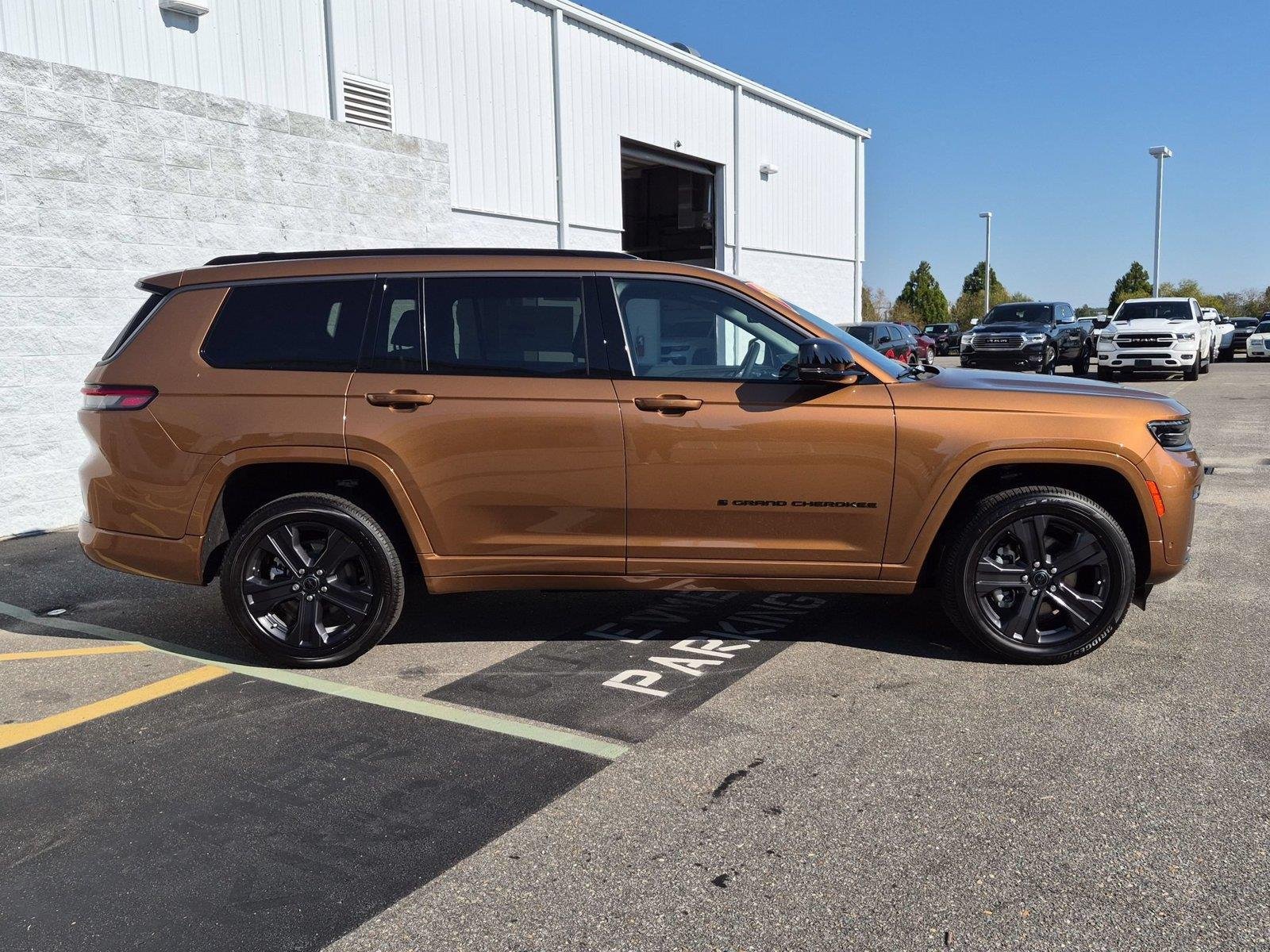 New 2027 Copper Shino Metallic Clear-Coat Paint Jeep Limited Reserve image 6