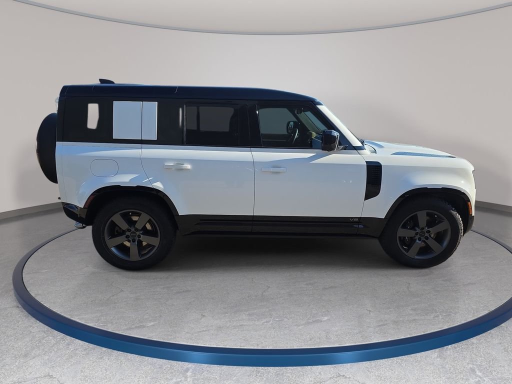 New 2026 Fuji White Land Rover V8 image 4