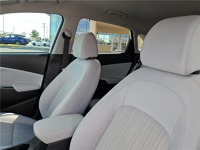 Used 2023 Lunar White Hyundai SEL (IVT) All-Wheel Drive image 10