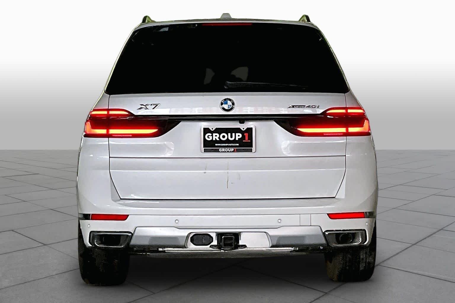 Used 2026 Mineral White Metallic BMW xDrive40i image 4