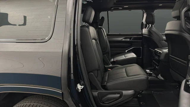 New 2026 High Gloss Black Exterior Paint Jeep Limited Reserve image 25
