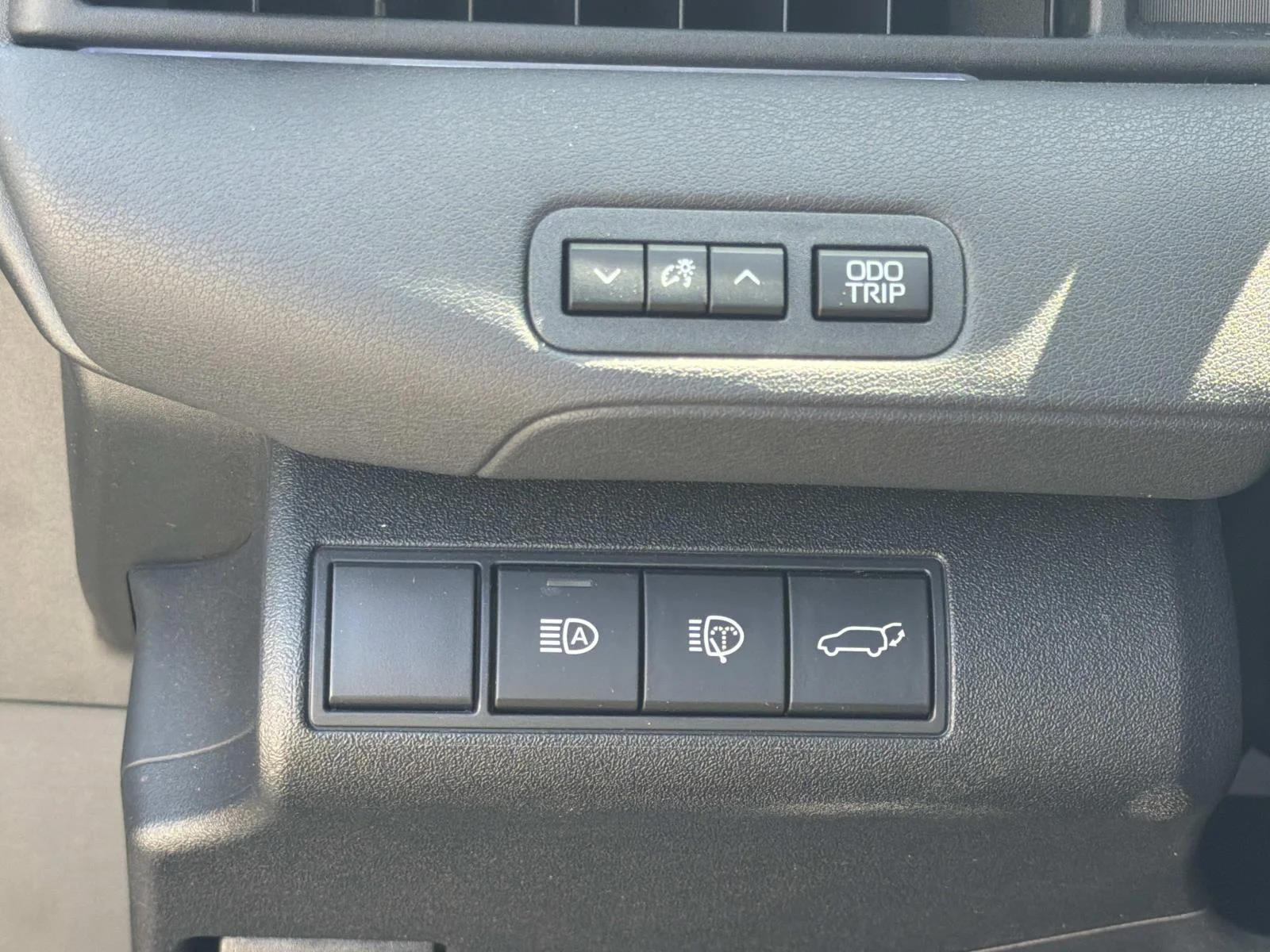 Used 2026 HEAVY METAL Toyota XLE FWD (Natl) image 15